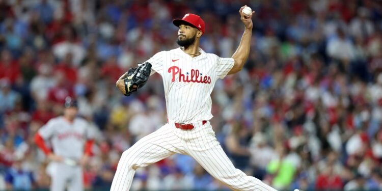 Christopher Sánchez lanzará el primer partido Clásico Mundial