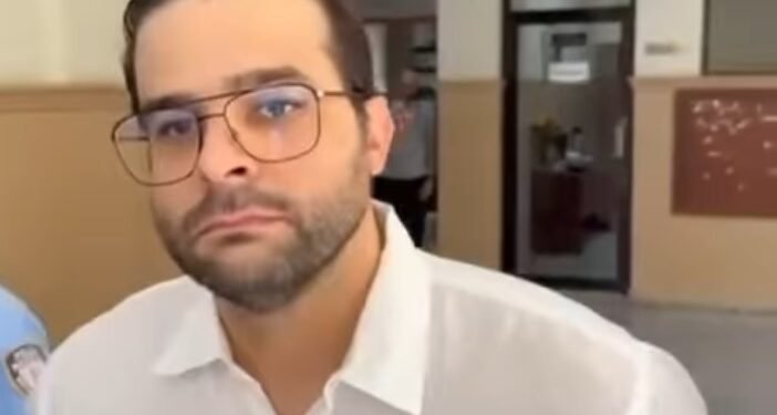 Arrestan a jurista acusado de encabezar red falsificaba títulos