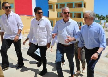 Presidente Luis Abinader inaugura escuela básica La Milagrosa en La Ureña, SDE tras más de 14 años de espera