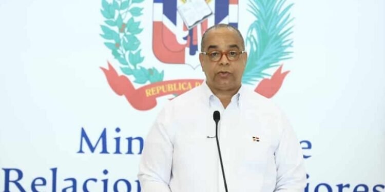 Gobierno dispone ingresos de los consulados pasen al Estado