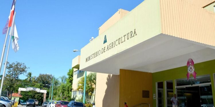 Renuncian siete directivos del Ministerio de Agricultura; alegan presuntos actos irregulares