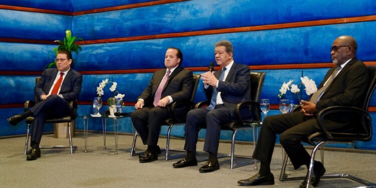 Leonel: «Sacrificios económicos los debe asumir el Gobierno»