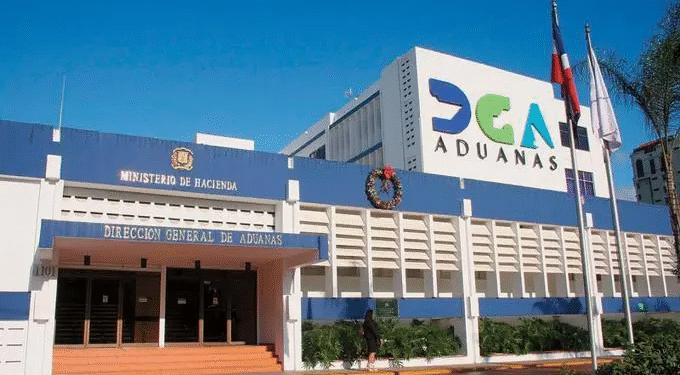 Aduanas incauta más de 426 mil dólares no declarados en la RD
