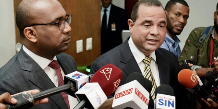 FP ve “lentitud” en cedulación; pide a la JCE acelerar proceso