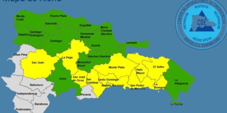 COE mantiene 27 provincias en alerta por lluvias este sábado