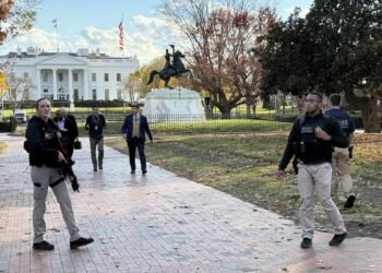 Hubo tiroteo cerca de la Casa Blanca; el autor fué acribillado