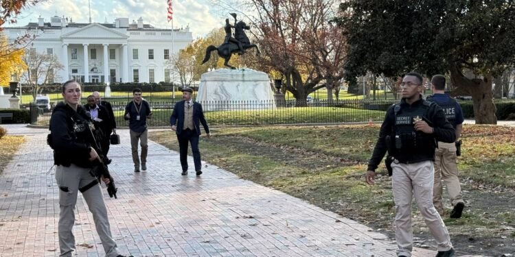 Hubo tiroteo cerca de la Casa Blanca; el autor fué acribillado