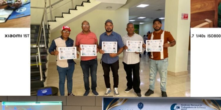 Sindicato Nacional de trabajadores de la prensa (SNTP) importe taller sobre periodismo VOZ .imagenes   Responsabilidades y Etica .