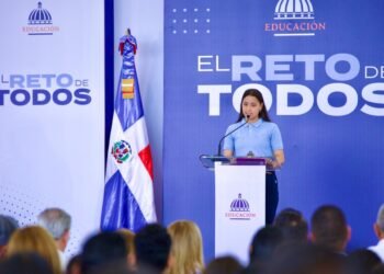 Presidente Abinader entrega techado deportivo-escolar que beneficiará a más de 900 estudiantes en Sabana Larga, San José de Ocoa*