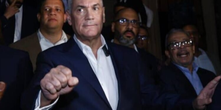 Gonzalo tras no ha lugar: «Voy con to’, seré Presidente de RD»