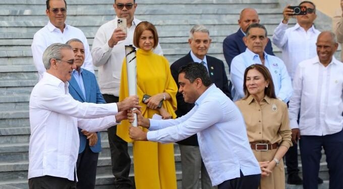 Presidente oficializa inicio de la ruta de la antorcha de JCC 2026
