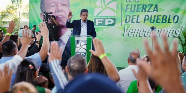 expresidente dominicano Leonel Fernández encabezará este fin de semana la juramentación de nuevos miembros del partido Fuerza del Pueblo (FP)