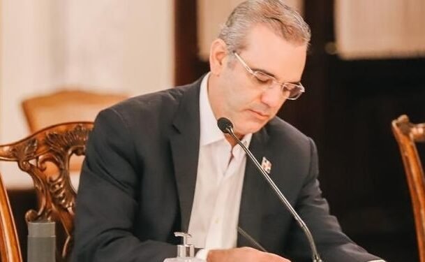 Presidente dominicano promulga la Ley de Reforma Tributaria