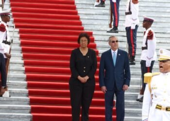 Presidente Luis Abinader recibe a su homóloga de Surinam
