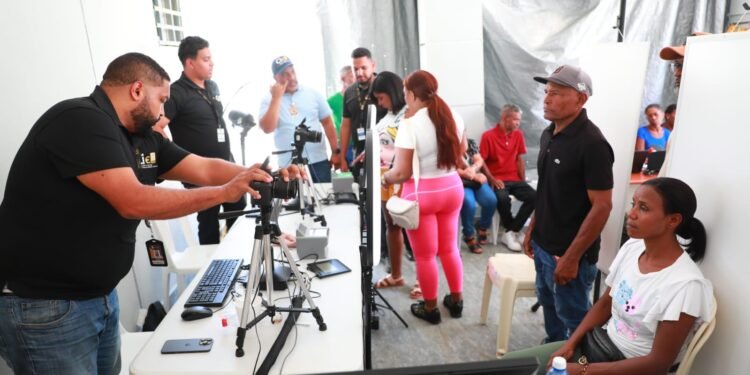 JCE impacta a 1,245 ciudadanos en jornada especial de cedulación en Bohechío