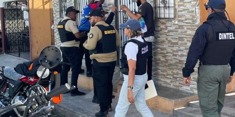 Policía dominicana arresta 125 personas en últimas 24 horas