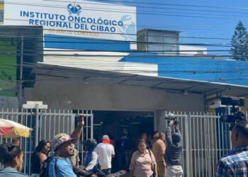 Actúan en Santiago contra red estafaba pacientes con cáncer