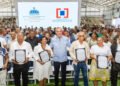 Abinader entrega 2,322 títulos en SD a más de 9,000 personas