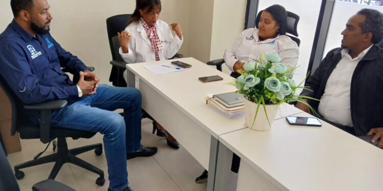 Directora del Hospital Matias Ramon Mella Dra Angela  Arias Castro se reune con parte del personal Administrativo .