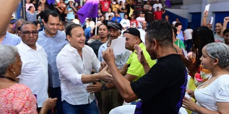 Abel Martínez: “Cuando la República Dominicana ha necesitado carácter, Santiago se pone de pie”