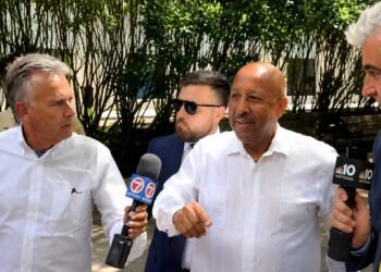 Liberan el alcalde de Lawrence, Brian A. DePeña, tras detención