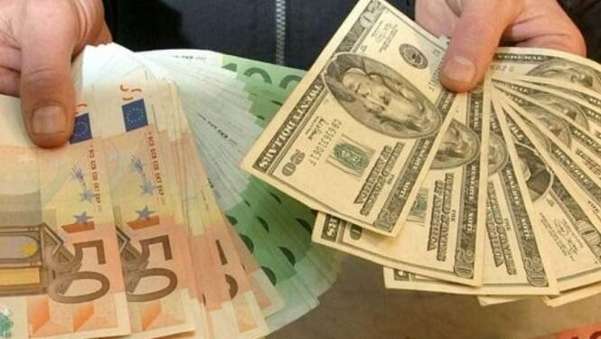 Dólar subió 20 cts. y era vendido a $58.70; el euro sigue a $70.03