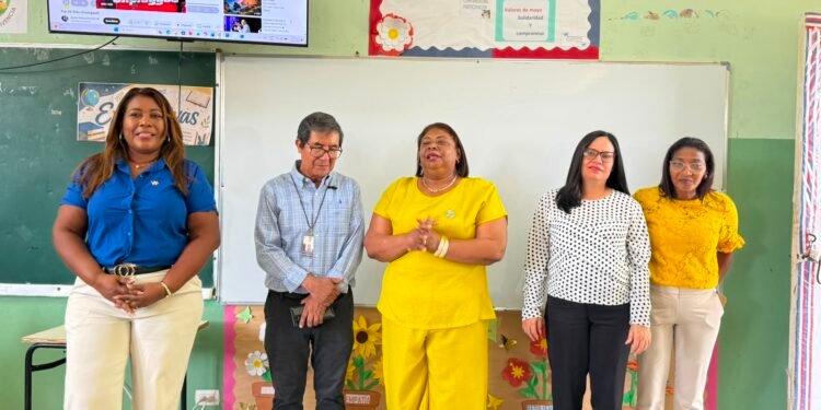 Directora del Distrito Educativo 13-04 Encabeza con Éxito la Jornada de Verano 2026
