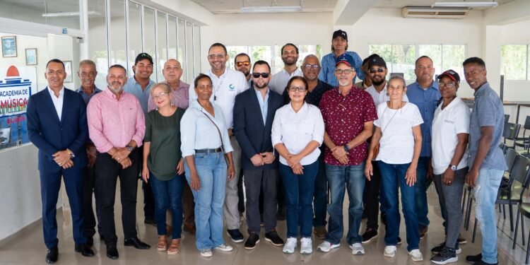 GrupoM-CODEVI entrega 30,000 plantas al FEDA para jornadas de siembras urbanas, de reforestación, así como la restauración de las cuencas hidrográficas en Dajabón*
