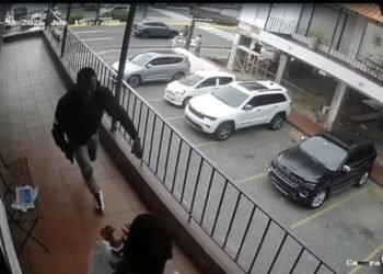 PN persigue activamente a un hombre baleó mujer en plaza