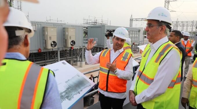 Abinader supervisa la central termoeléctrica Punta Caucedo
