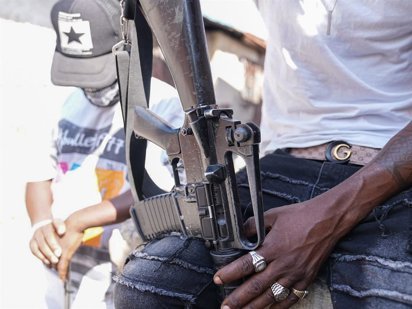 Al menos 42 muertos a manos de pandillas en el este de Haití