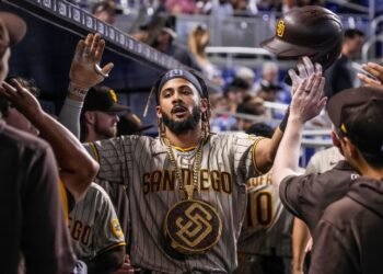 MLB aprueba venta Padres de San Diego por US$3,9 billones