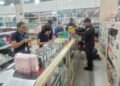 SANTIAGO: Ocupan miles de mercancías en negocios chinos