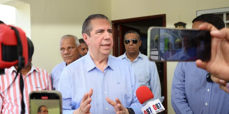 Francisco Javier denuncia cacería contra quienes lo apoyan y advierte el PLD puede desaparecer