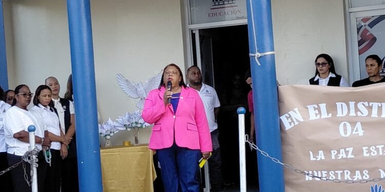 Distrito Educativo 13-04 conmemora el Día Internacional de la Paz en Dajabón