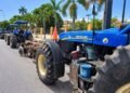 Productores paralizan más de 200 tractores en San Juan
