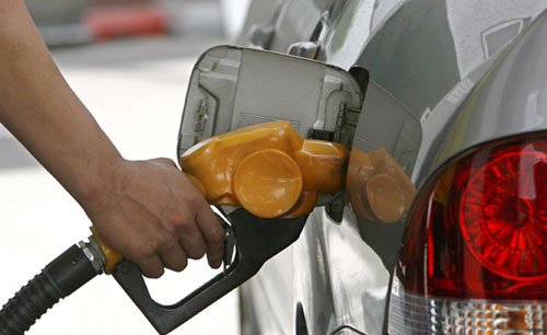 Aumentan otros $3 a gasolina premium y 2 a la regular en RD