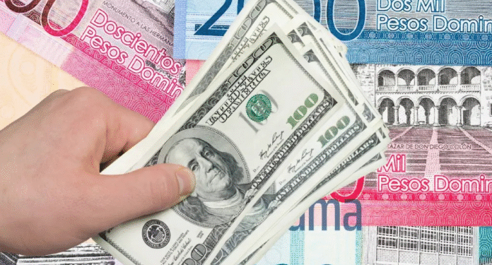 Dólar sube 19 cts. y era vendido a $61.60; el euro bajó a $70.23