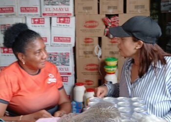 Yanirys Peña, realizó un recorrido por el Mercado Fronterizo invita al presidente Luis Abinader a reunirce con el sector comercio .