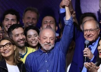 BRASIL: Lula gana la segunda vuelta y es reelecto presidente