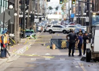 2 muertos y decenas detenidos en tiroteo en Los Ángeles EEUU