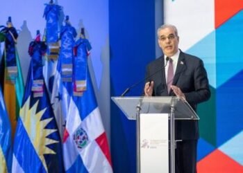 Llama a convertir el crecimiento económico en bienestar popular