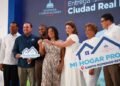 Gobierno entrega escuela y 836 apartamentos en un acto en SDE