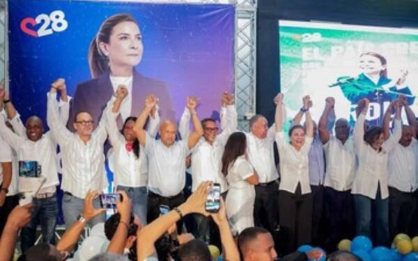 Carolina Mejía organiza equipo de campaña en el Distrito Nacional